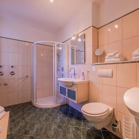 Storchenrast - Mit Kamin & Terrasse Am Fleesensee