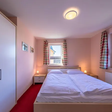 Storchenrast - Mit Kamin & Terrasse Am Fleesensee アパート *