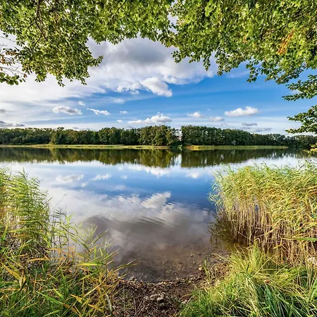 アパート Storchenrast - Mit Kamin & Terrasse Am Fleesensee *